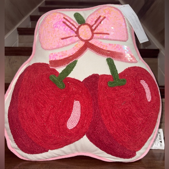 Super Cute Cupcakes and Cashmere Pink Bow Cherry Accents Pillow - NEW - Picture 16 of 16